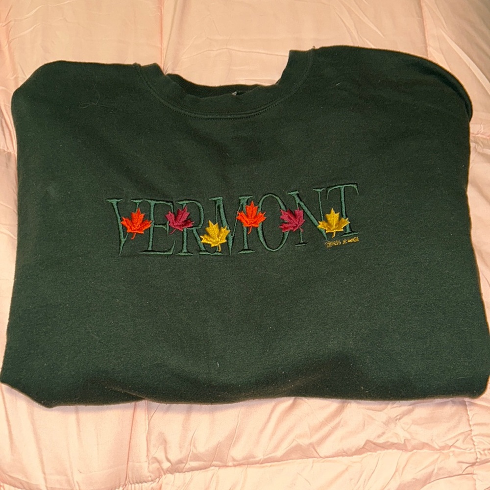 Vermont embroidered crewneck